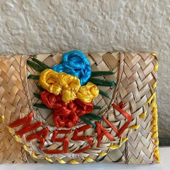 VINTAGE Straw Woven Wallet with Raffia Design on Front Vintage Hawaii - Picture 4 of 9